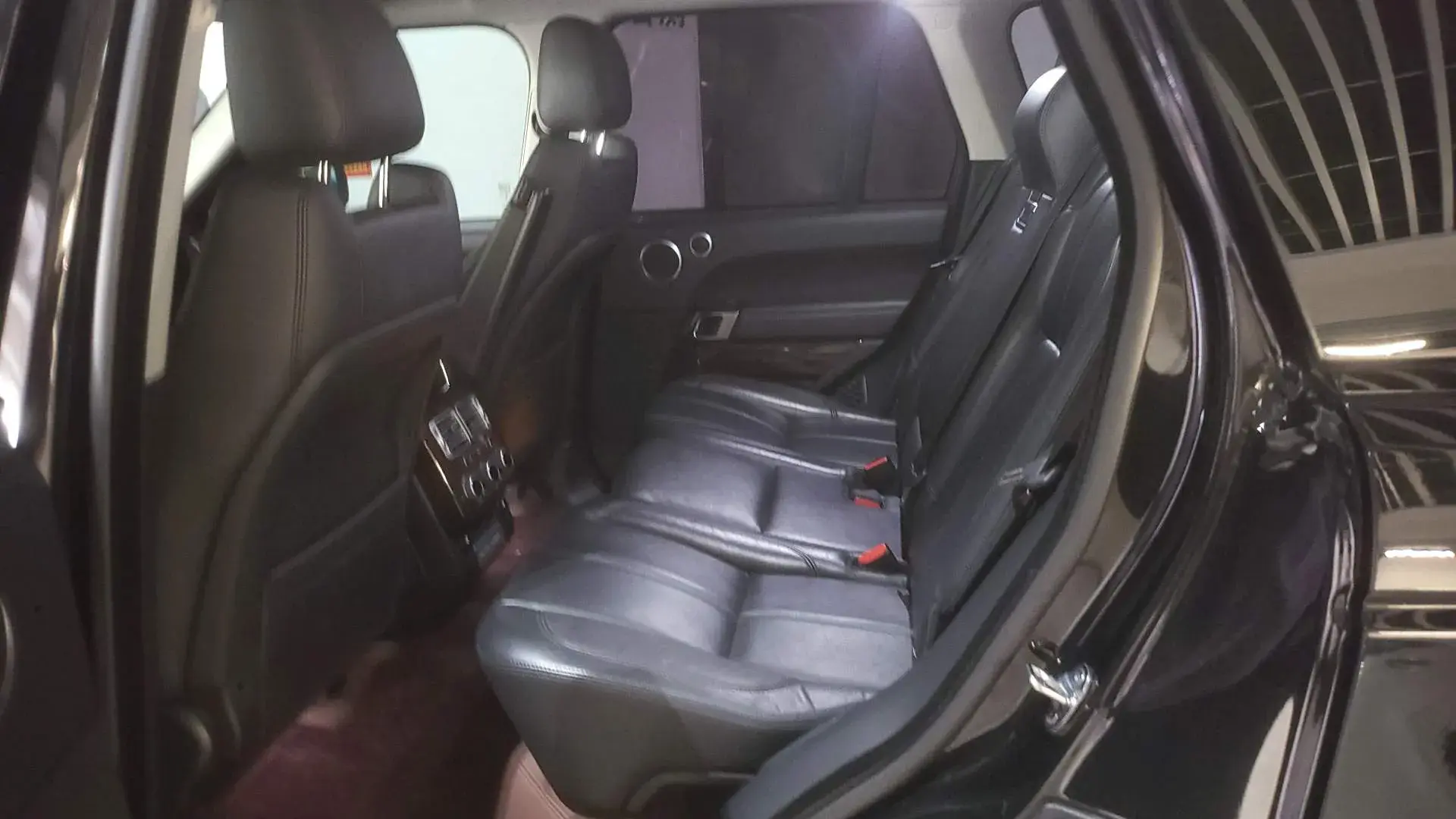 2017 LAND ROVER thumbnail 4