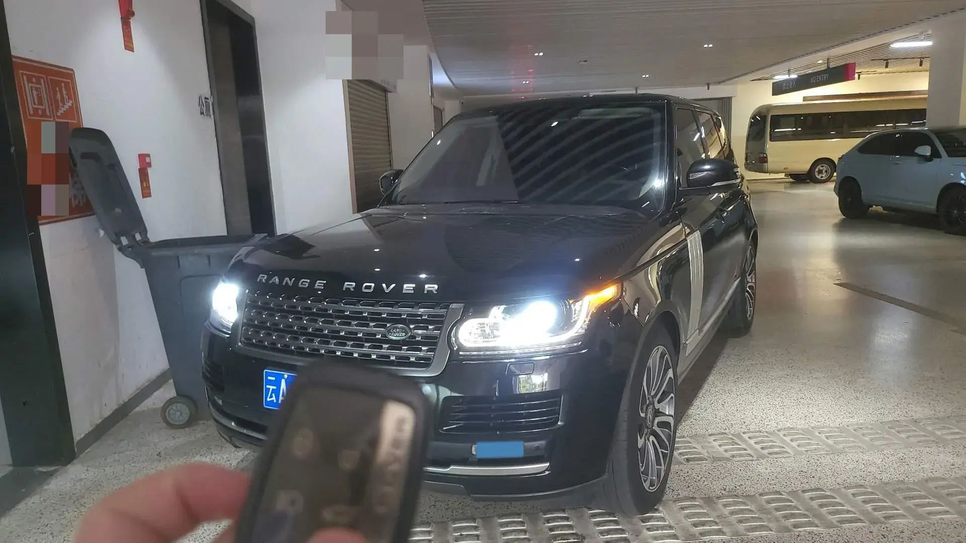 2017 LAND ROVER view 1