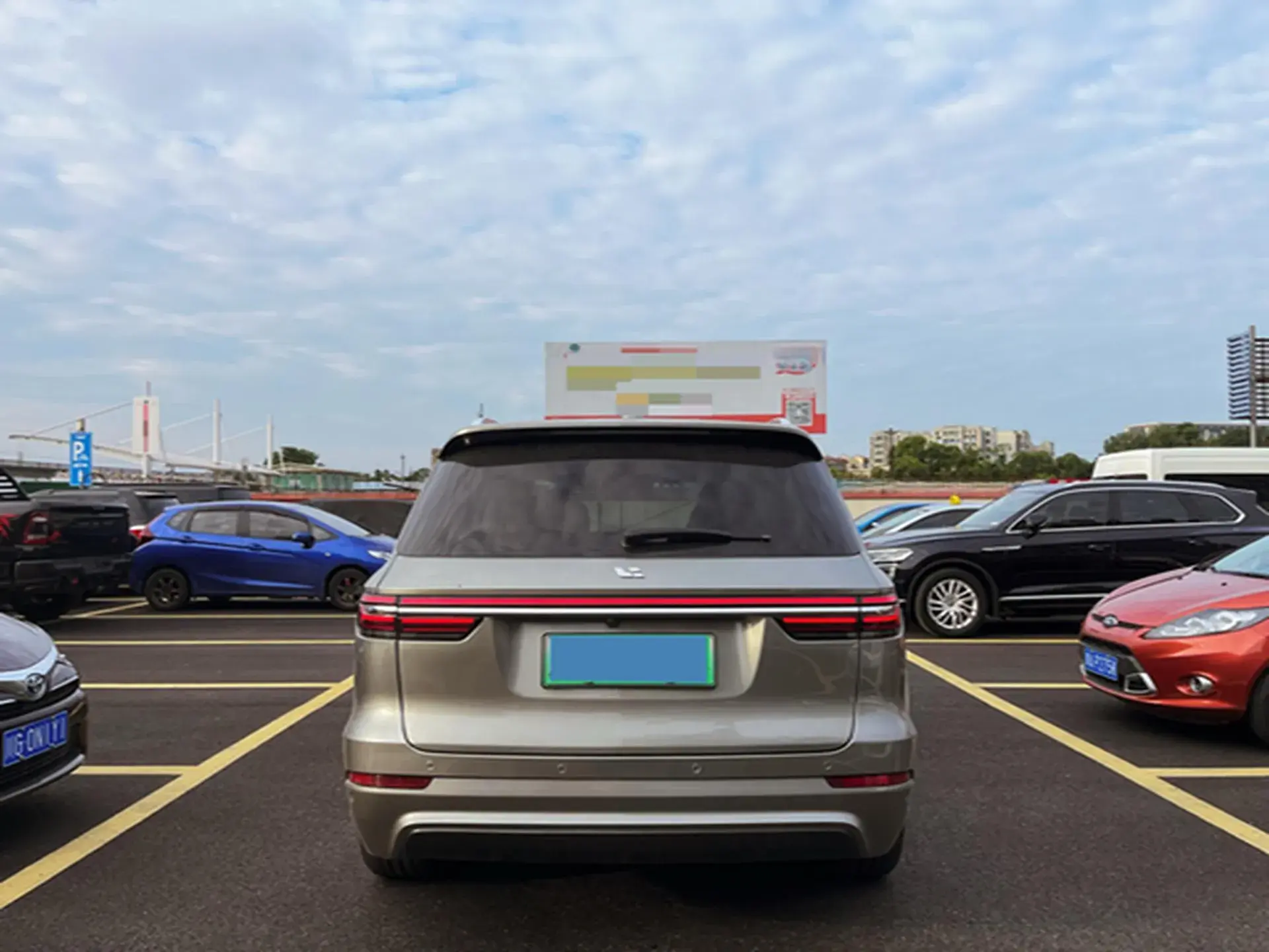 2020 LI ONE thumbnail 4