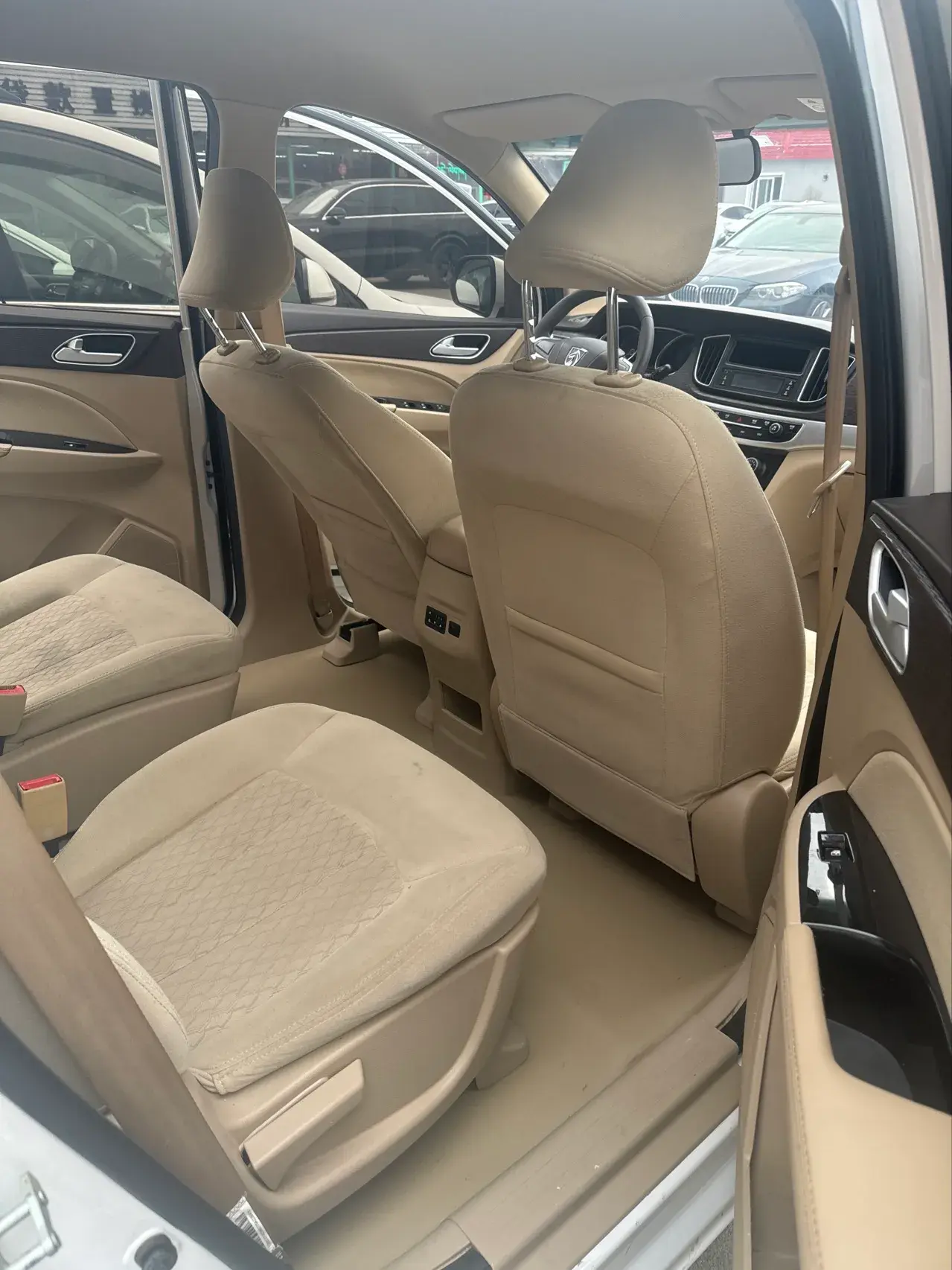 2016 BAOJUN 730 thumbnail 3