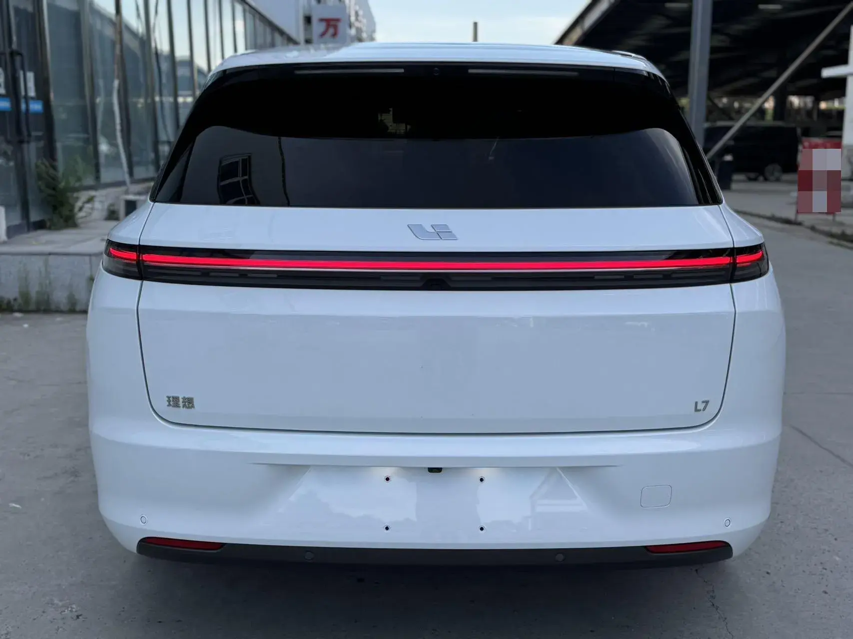 2023 LI L7 thumbnail 4