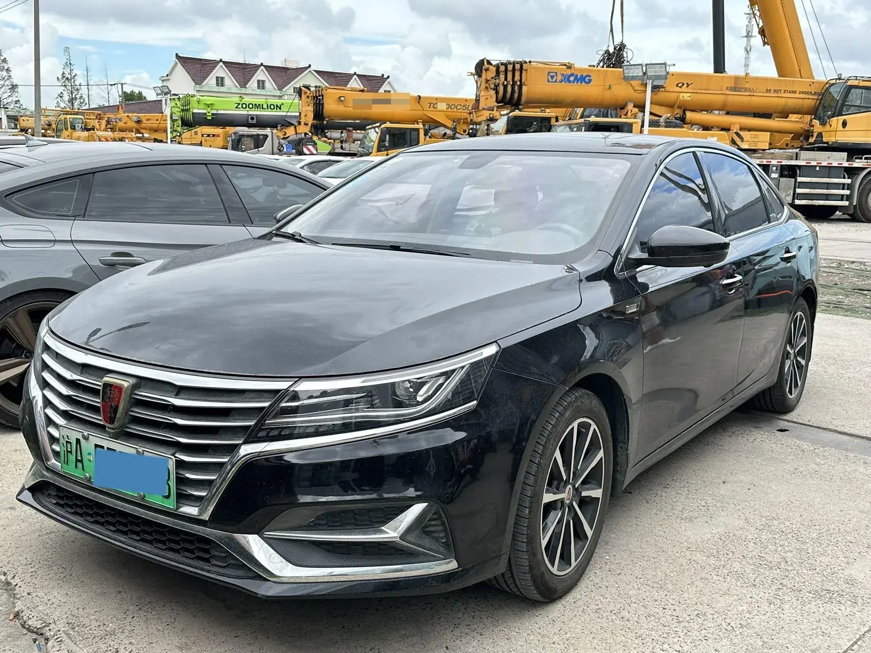2017 ROEWE I6 view 1