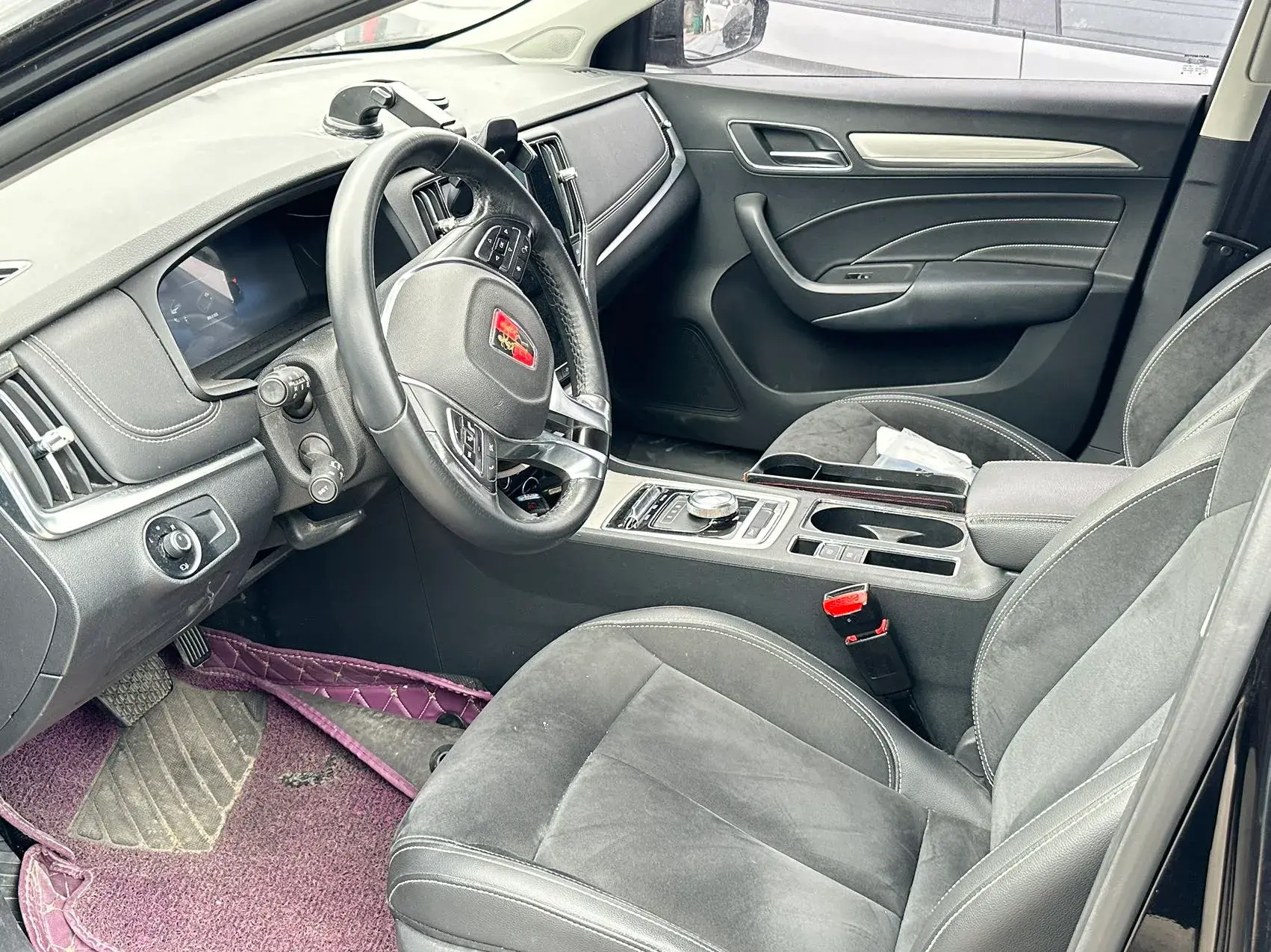 2017 ROEWE I6 thumbnail 2