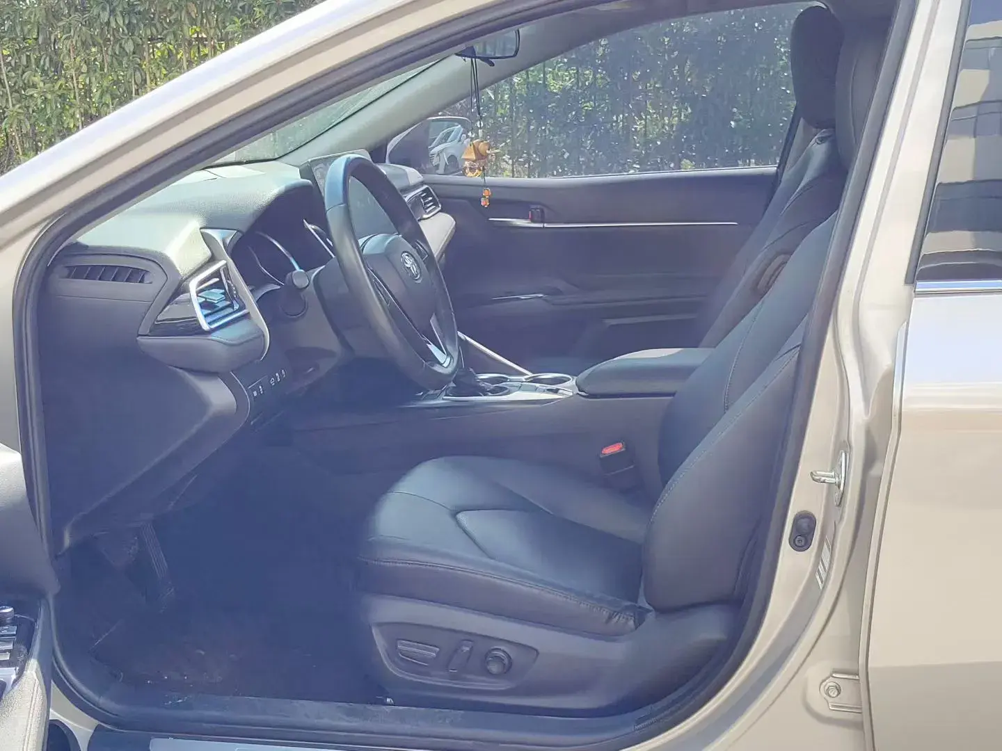 2021 TOYOTA CAMRY thumbnail 4