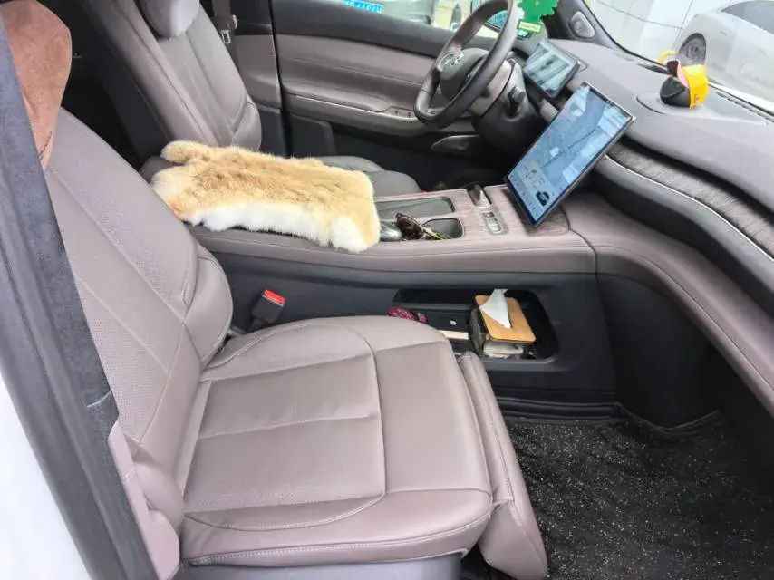 2022 NIO ES7 thumbnail 3