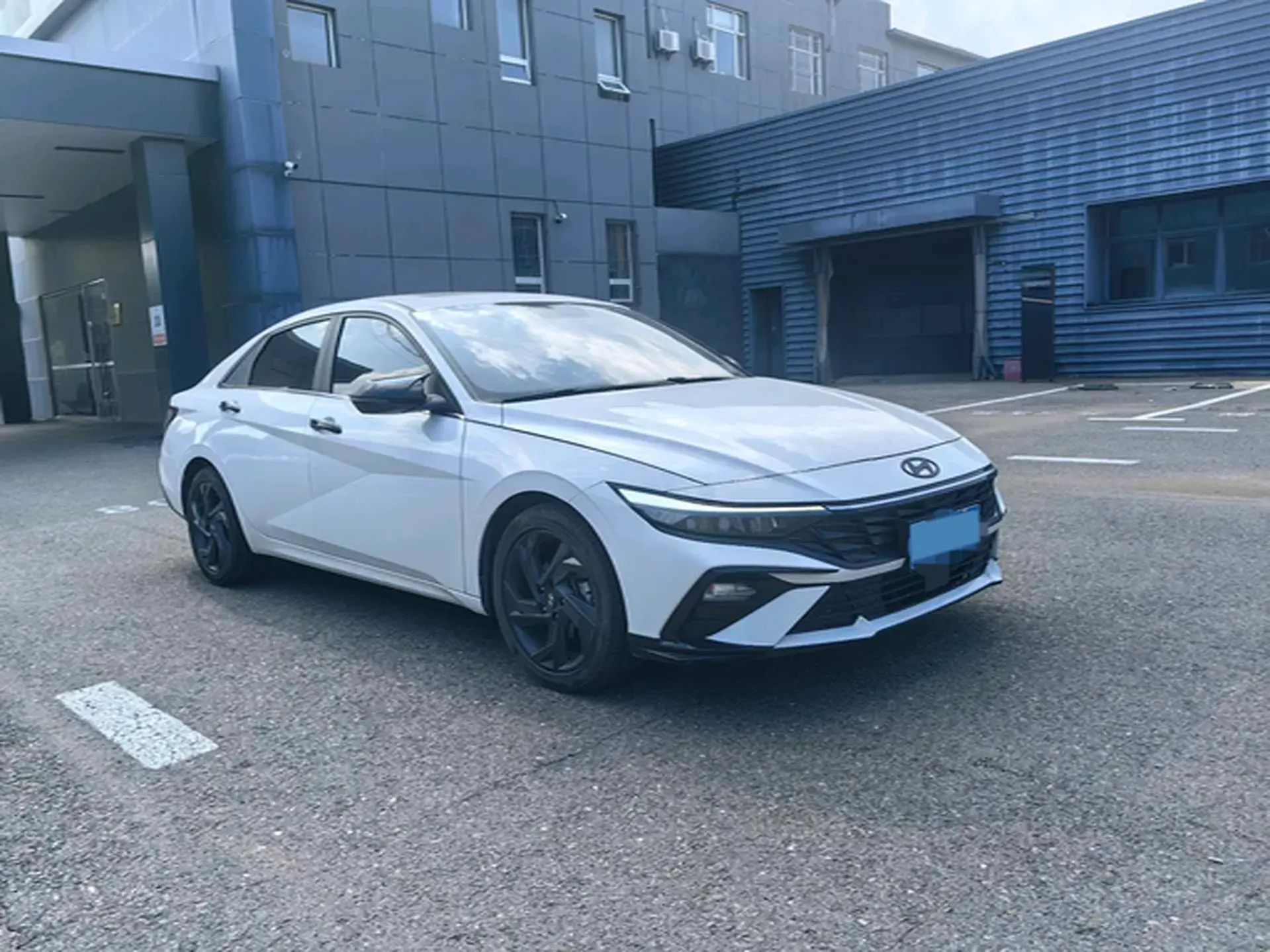 2022 HYUNDAI ELANTRA thumbnail 2