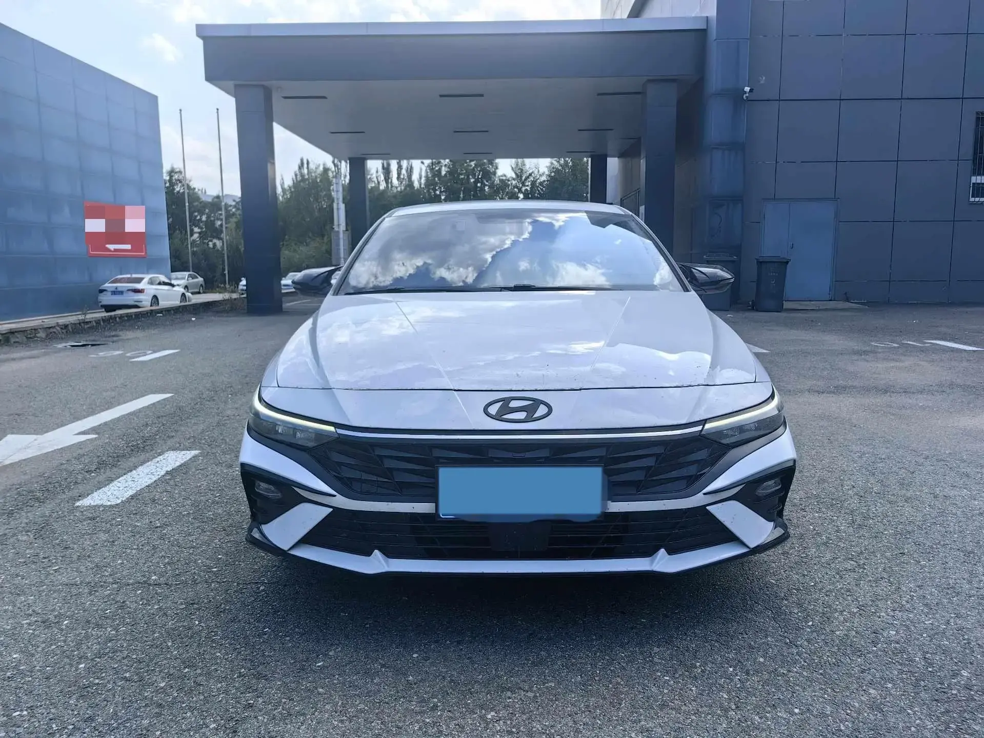 2022 HYUNDAI ELANTRA thumbnail 3