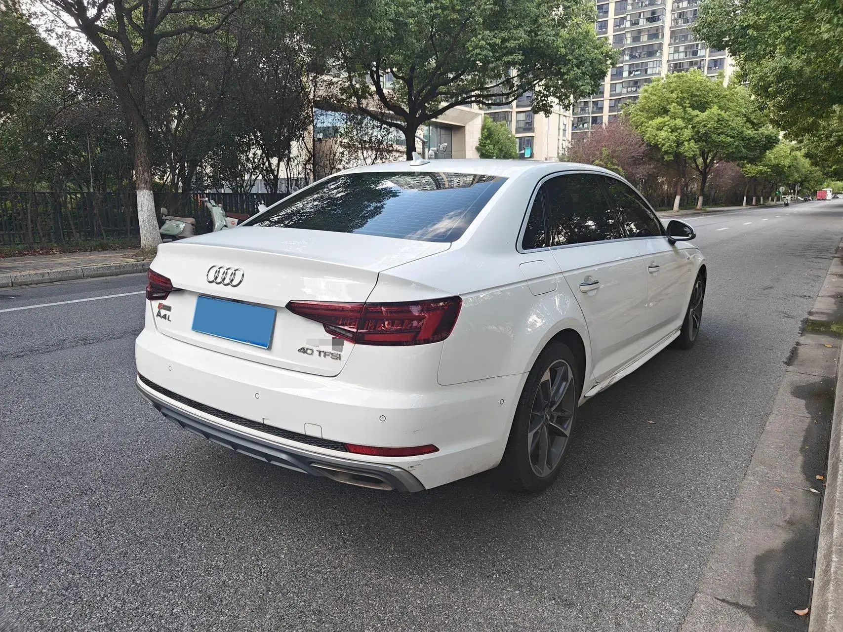 2019 AUDI A4L thumbnail 4