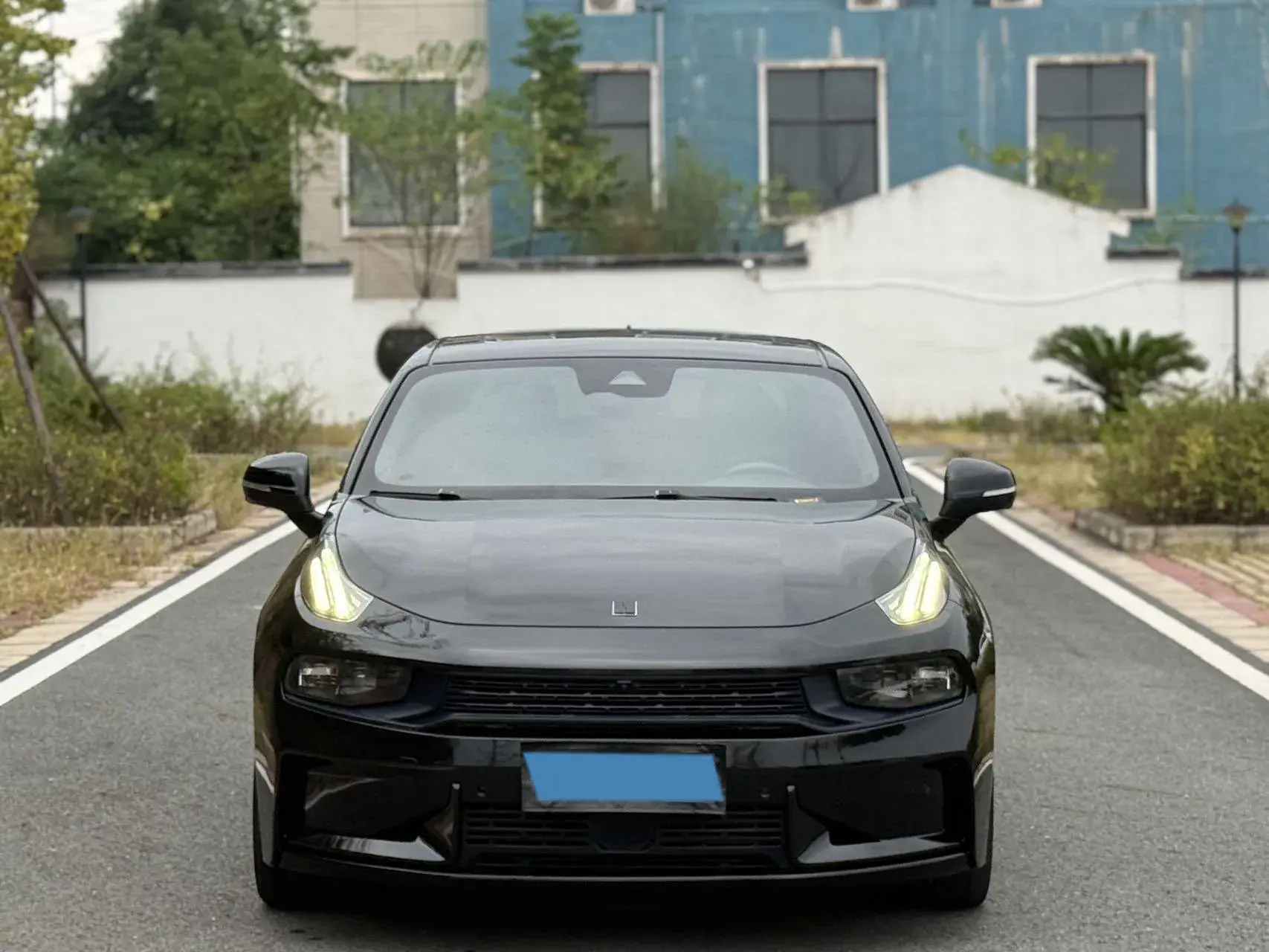 2019 LYNK&CO 03 thumbnail 2