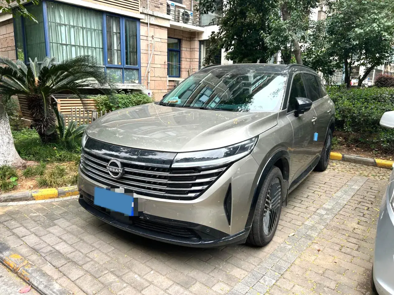 2024 NISSAN PATHFINDER view 1