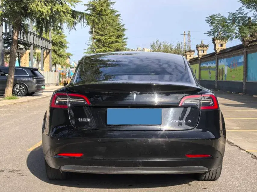 2023 TESLA MODEL thumbnail 4