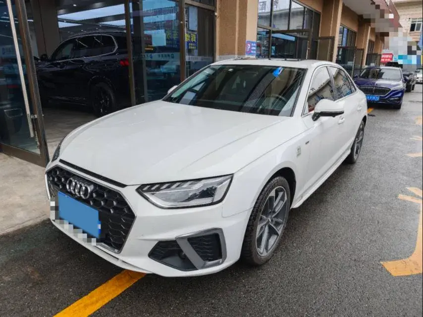 2020 AUDI A4L view 1