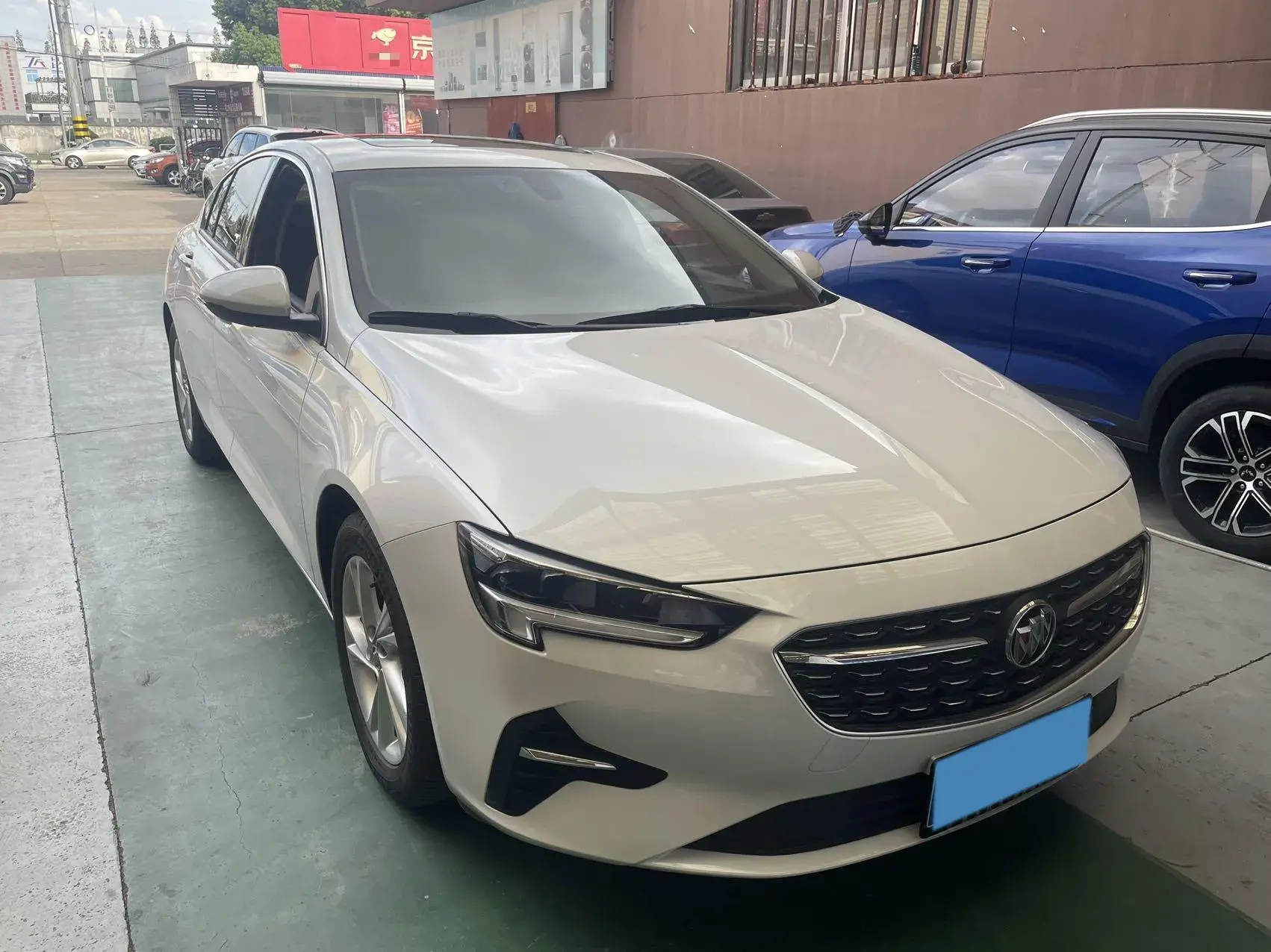 2023 BUICK REGAL thumbnail 3