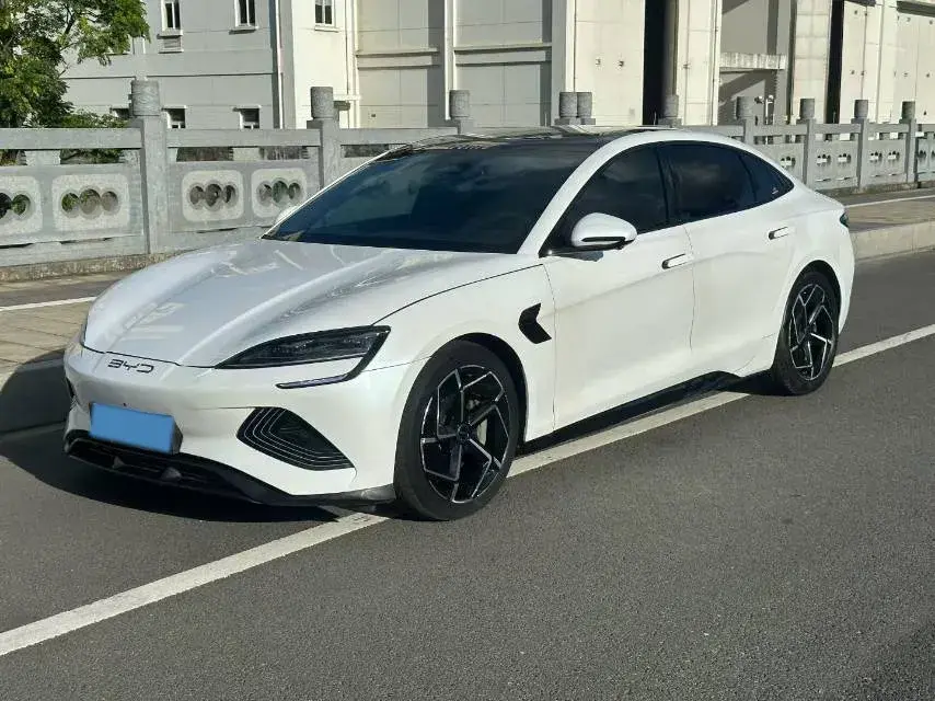 2023 BYD SEAL view 1