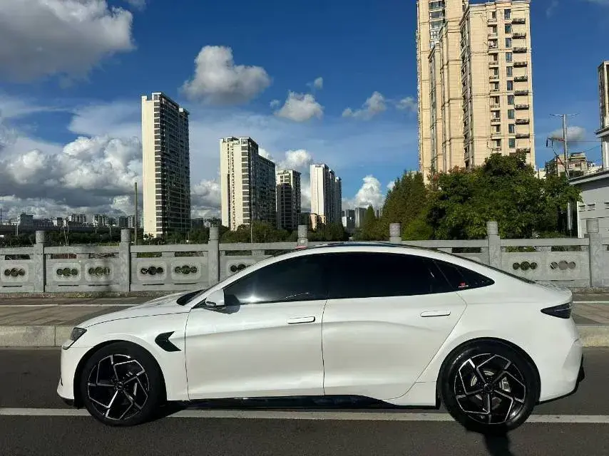 2023 BYD SEAL thumbnail 4