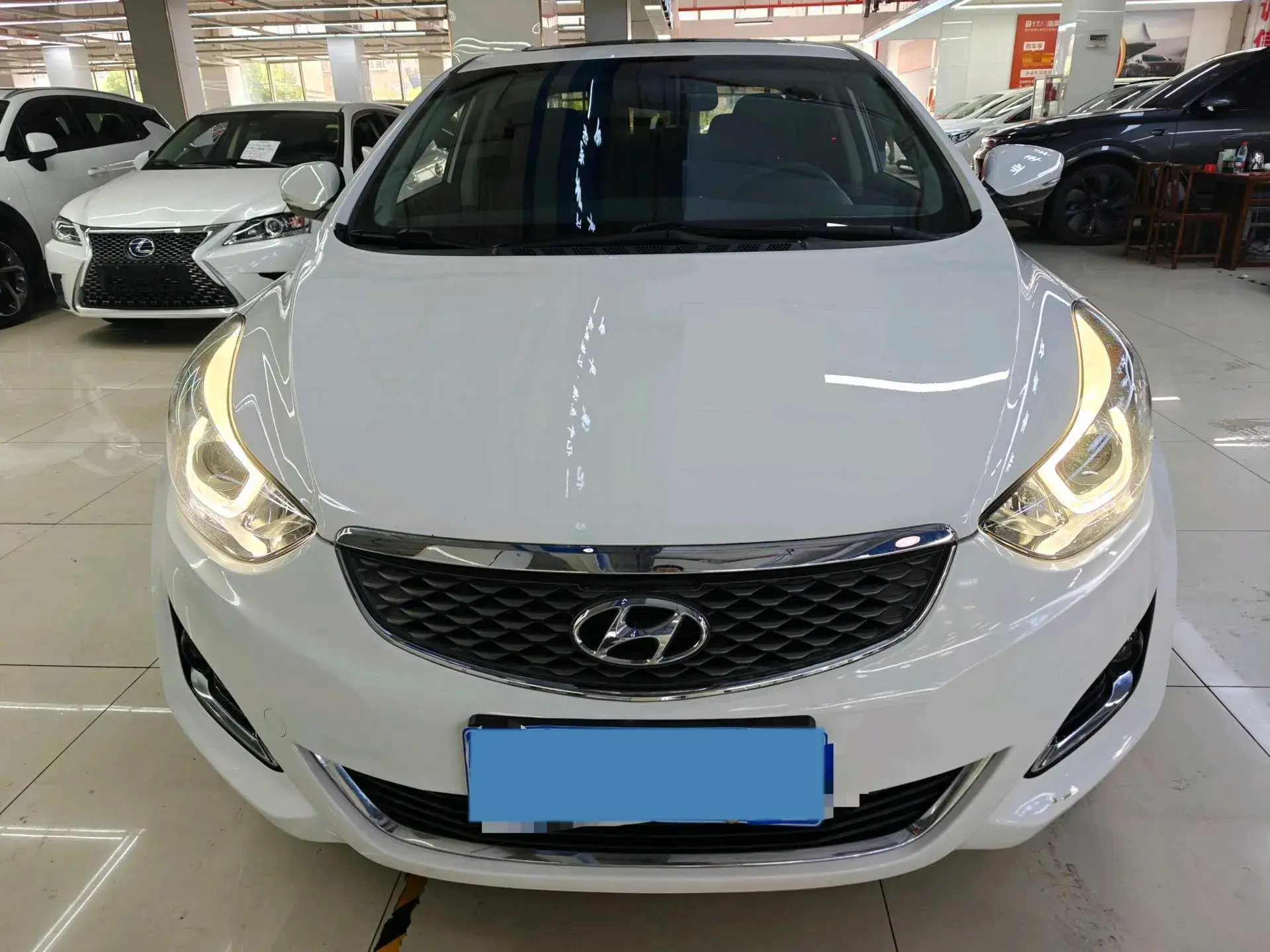 2016 HYUNDAI ELANTRA thumbnail 2