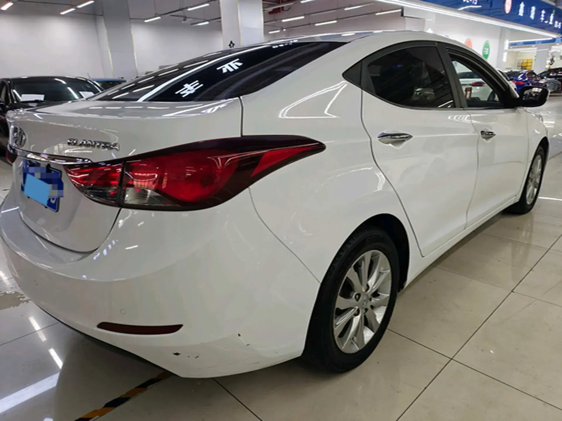 2016 HYUNDAI ELANTRA thumbnail 4