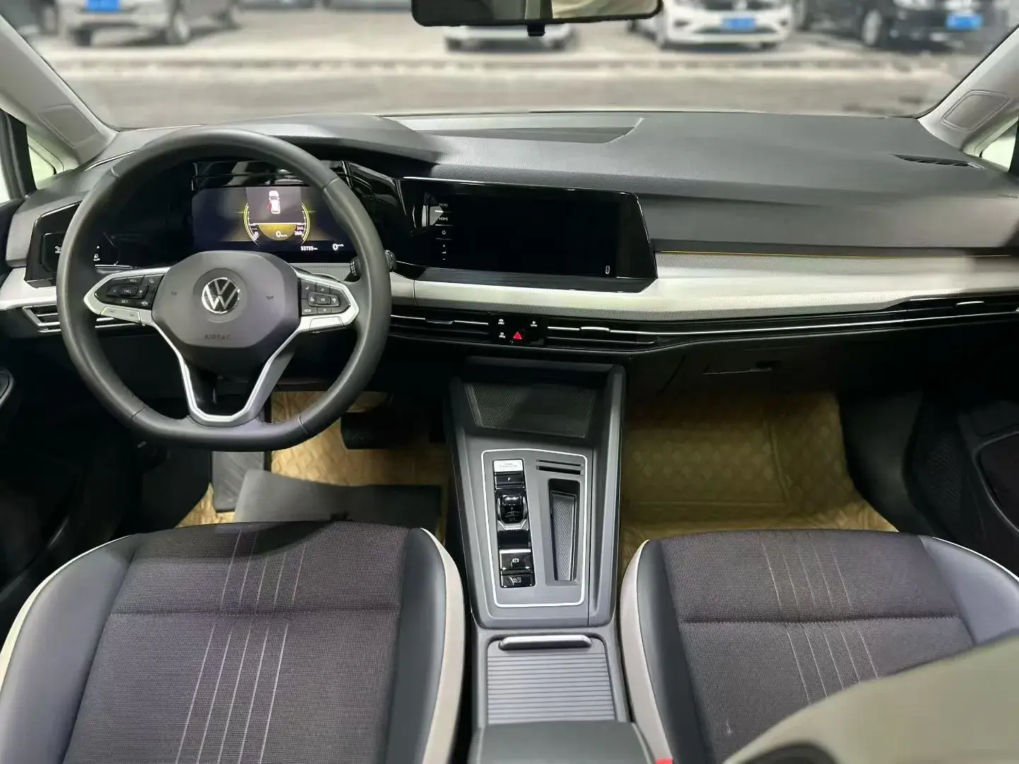 2023 VOLKSWAGEN GOLF thumbnail 4