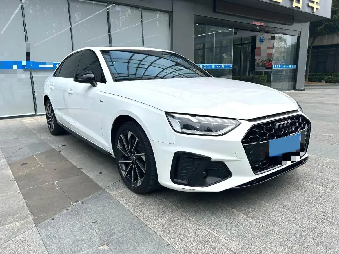 2023 AUDI A4L thumbnail 3