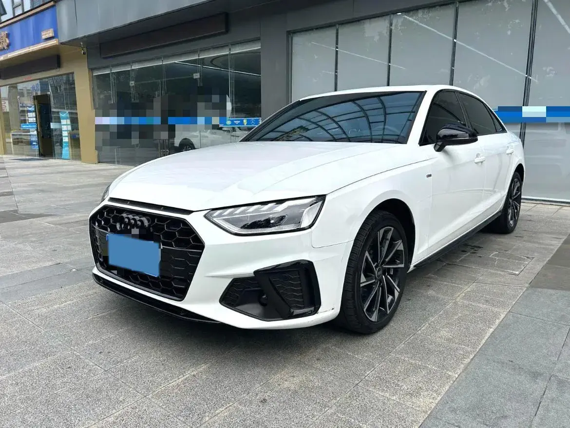 2023 AUDI A4L view 1