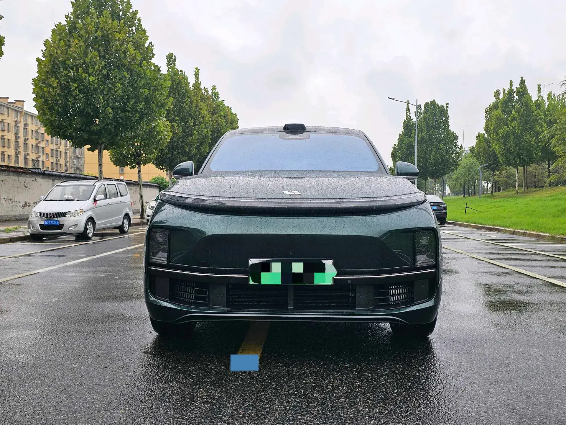 2022 LI L9 thumbnail 2