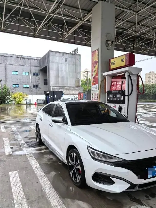 2021 HYUNDAI LA thumbnail 3