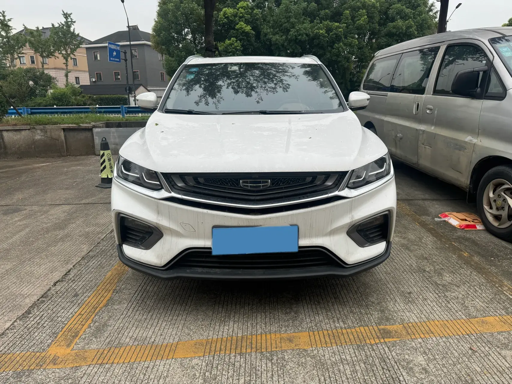 2019 GEELY COOLRAY thumbnail 3