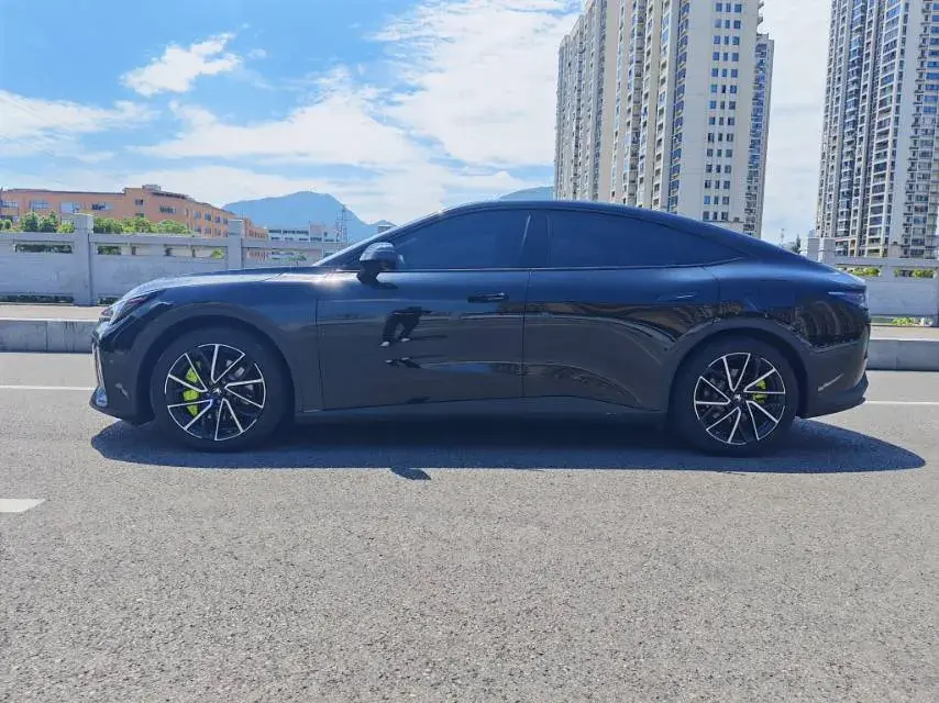 2024 ARCFOX ΑS5 thumbnail 4