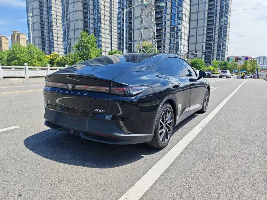 2024 ARCFOX ΑS5 thumbnail 3