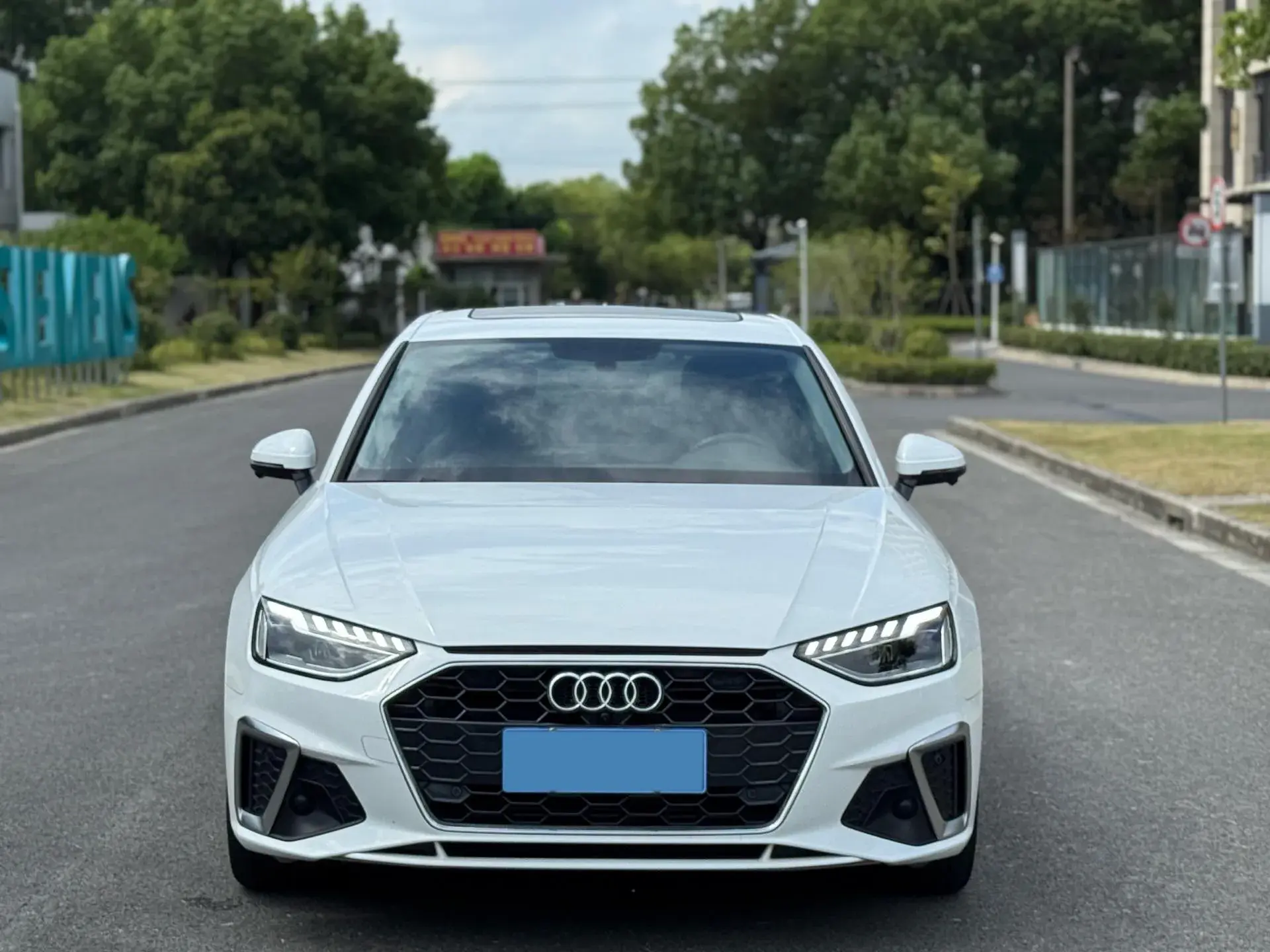 2020 AUDI A4L thumbnail 2