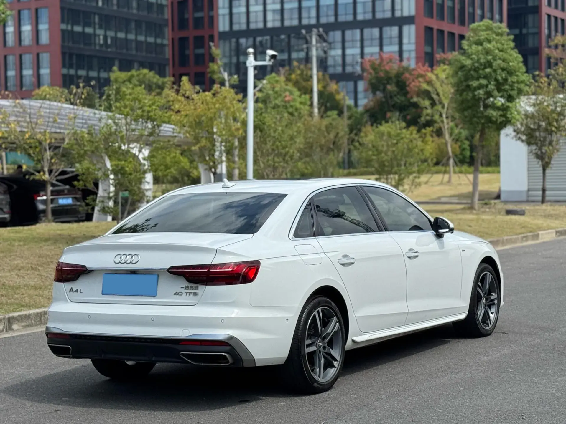 2020 AUDI A4L thumbnail 4