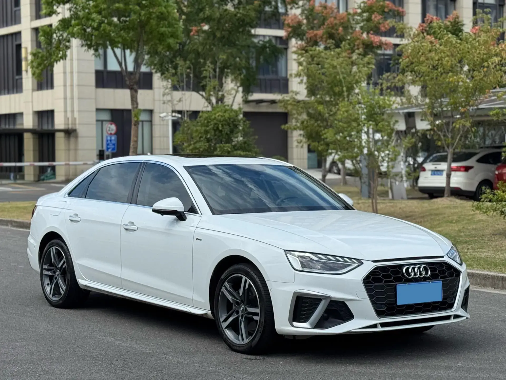 2020 AUDI A4L thumbnail 3