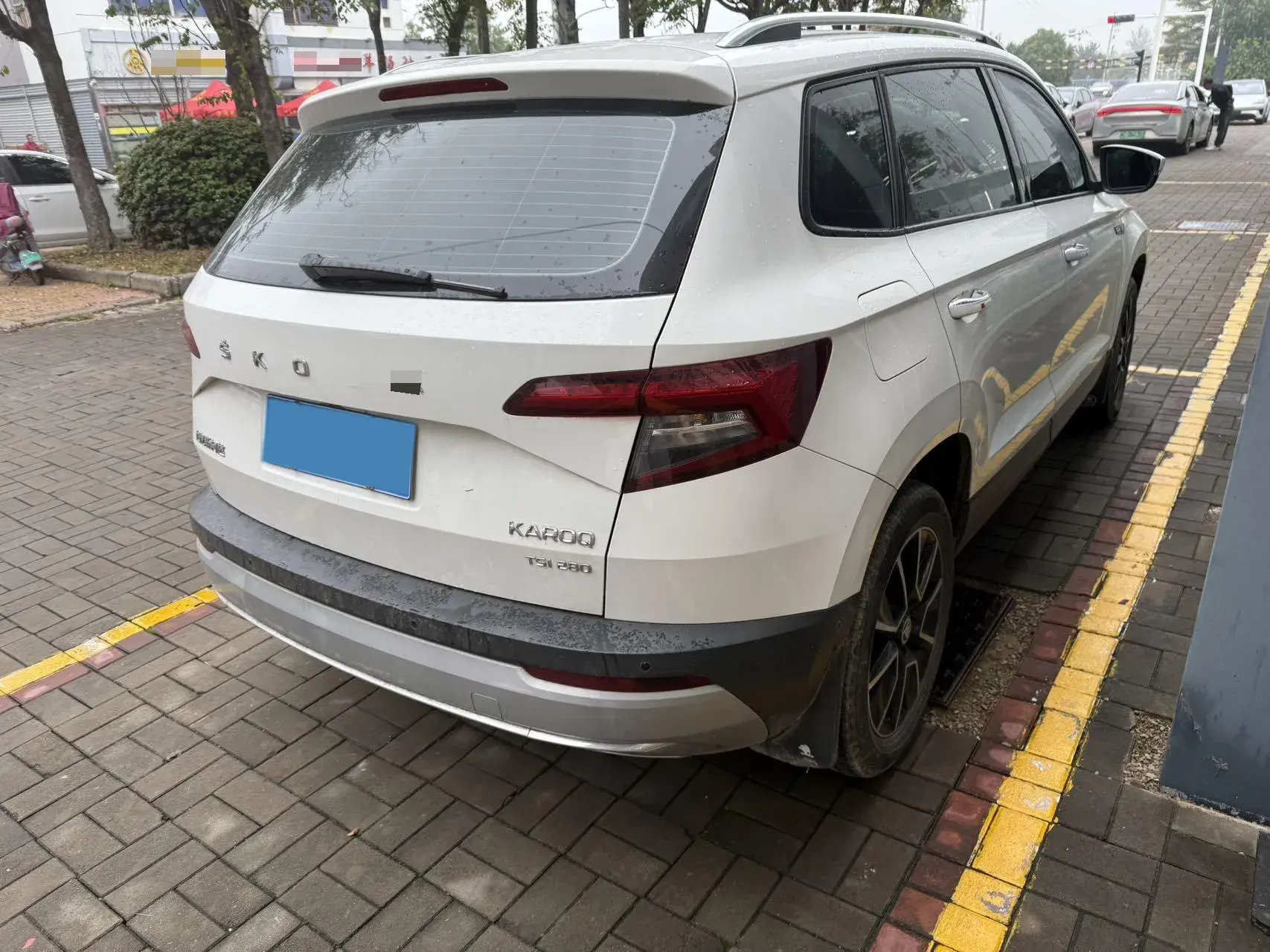 2019 SKODA KAROQ thumbnail 2