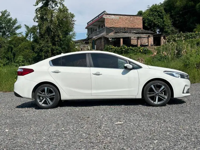 2017 KIA K3 thumbnail 4