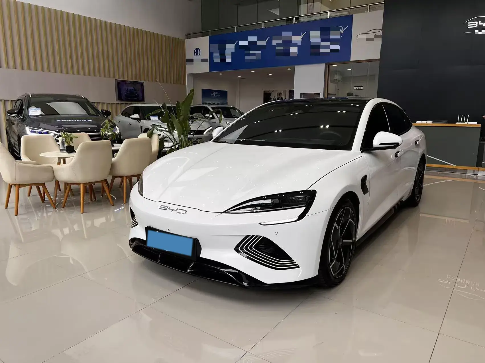 2023 BYD SEAL view 1