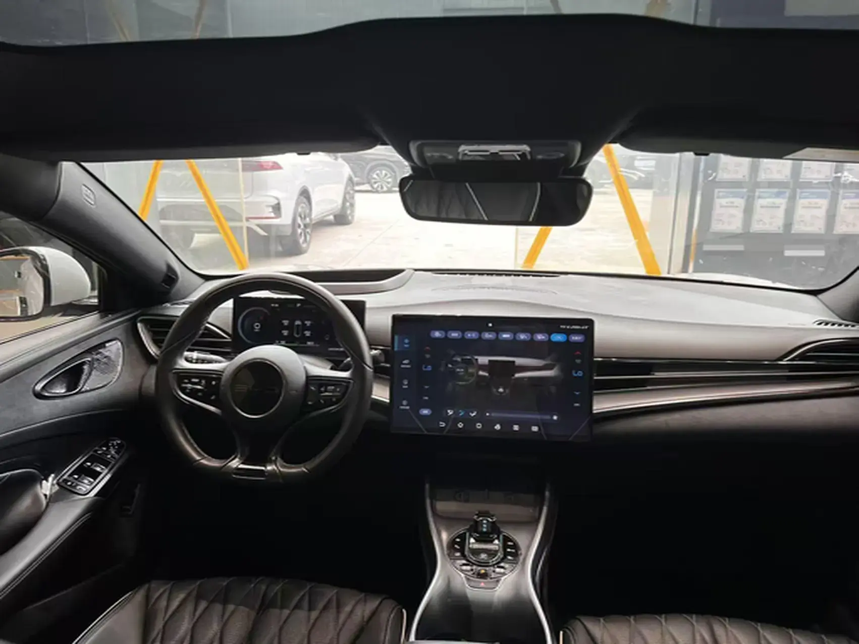 2023 BYD SEAL thumbnail 2