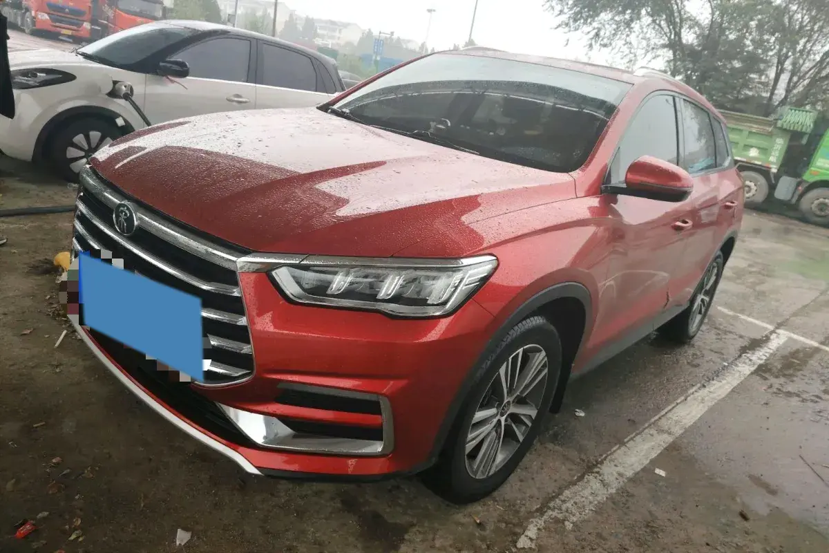 2019 BYD SONG view 1
