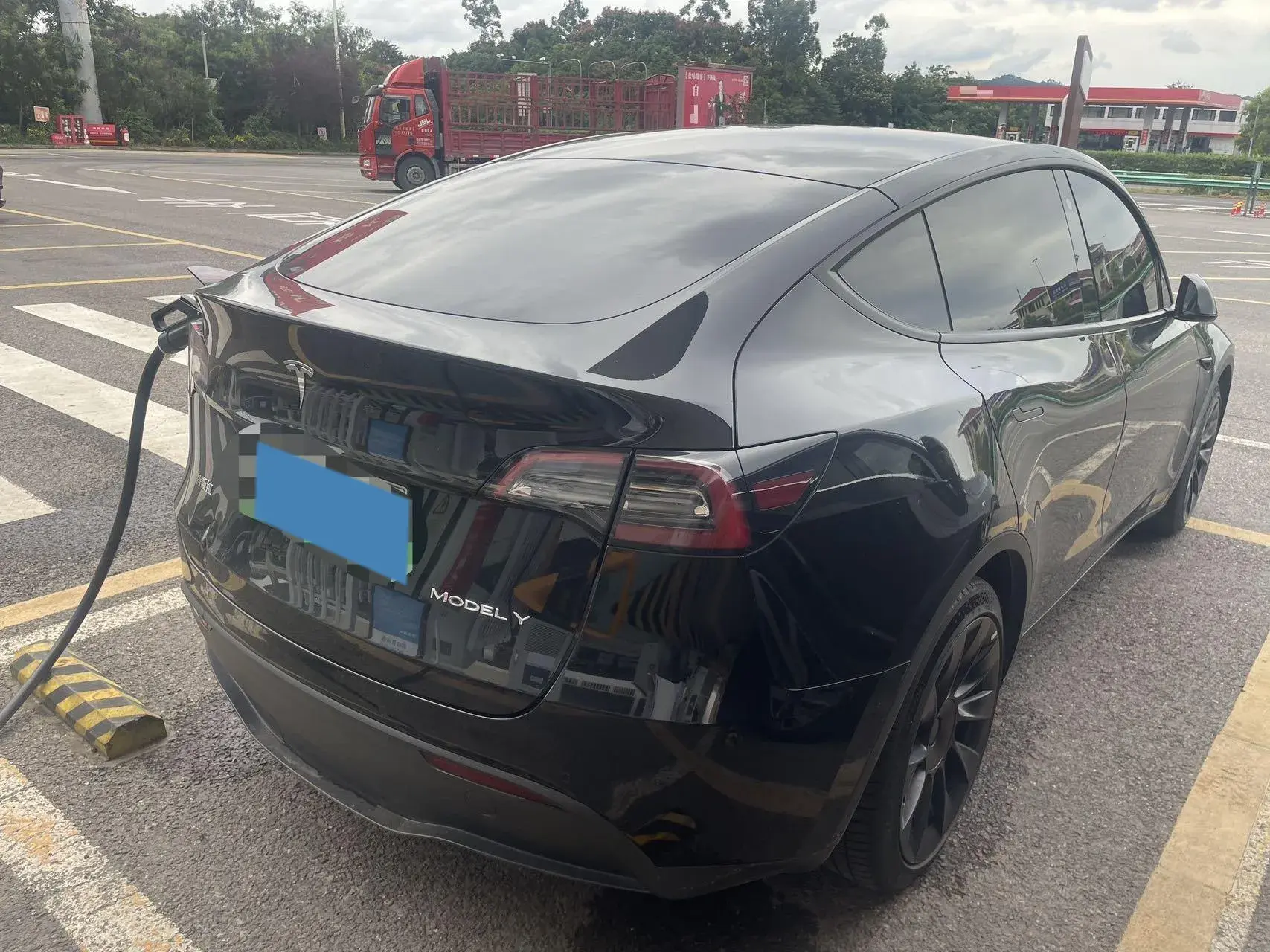 2021 TESLA MODEL thumbnail 3