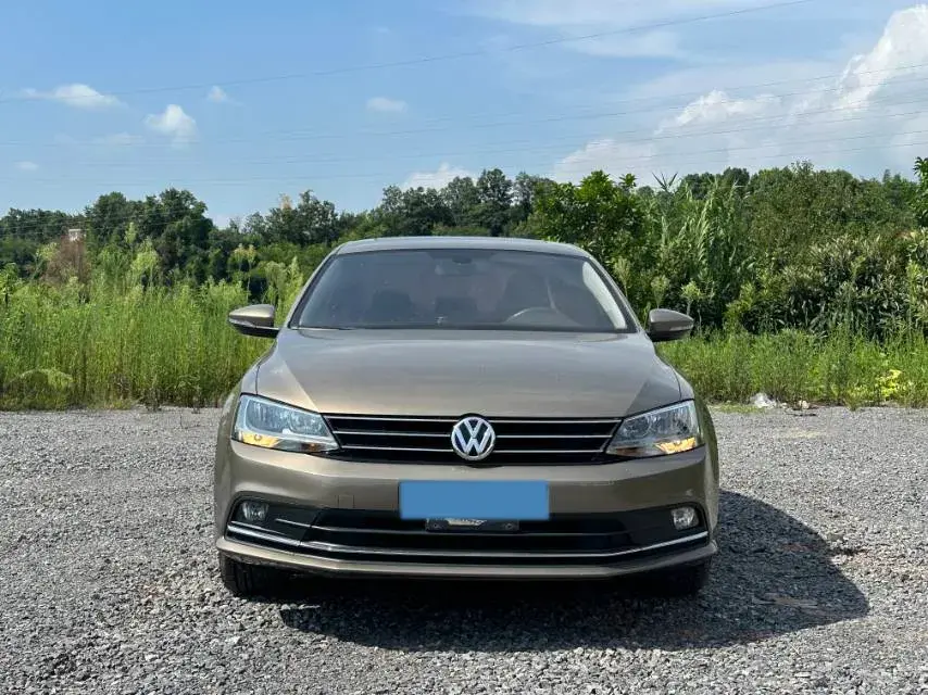 2017 VOLKSWAGEN SAGITAR thumbnail 2