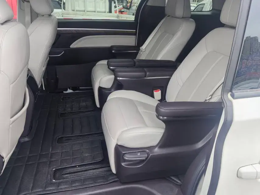 2021 GAC TRUMPCHI thumbnail 3