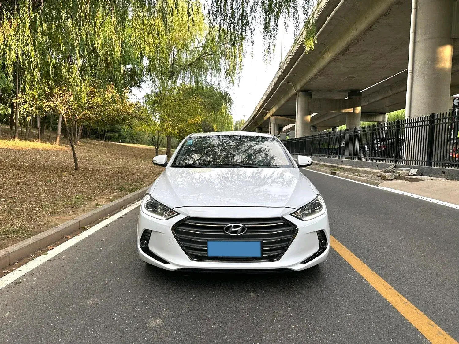 2018 HYUNDAI ELANTRA thumbnail 2