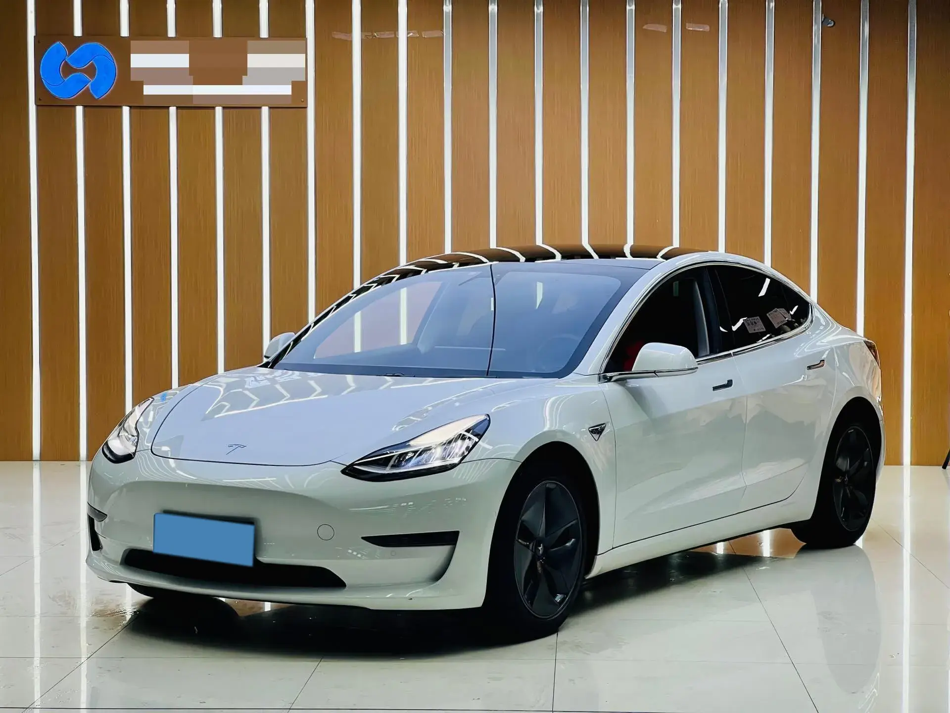 2020 TESLA MODEL view 1