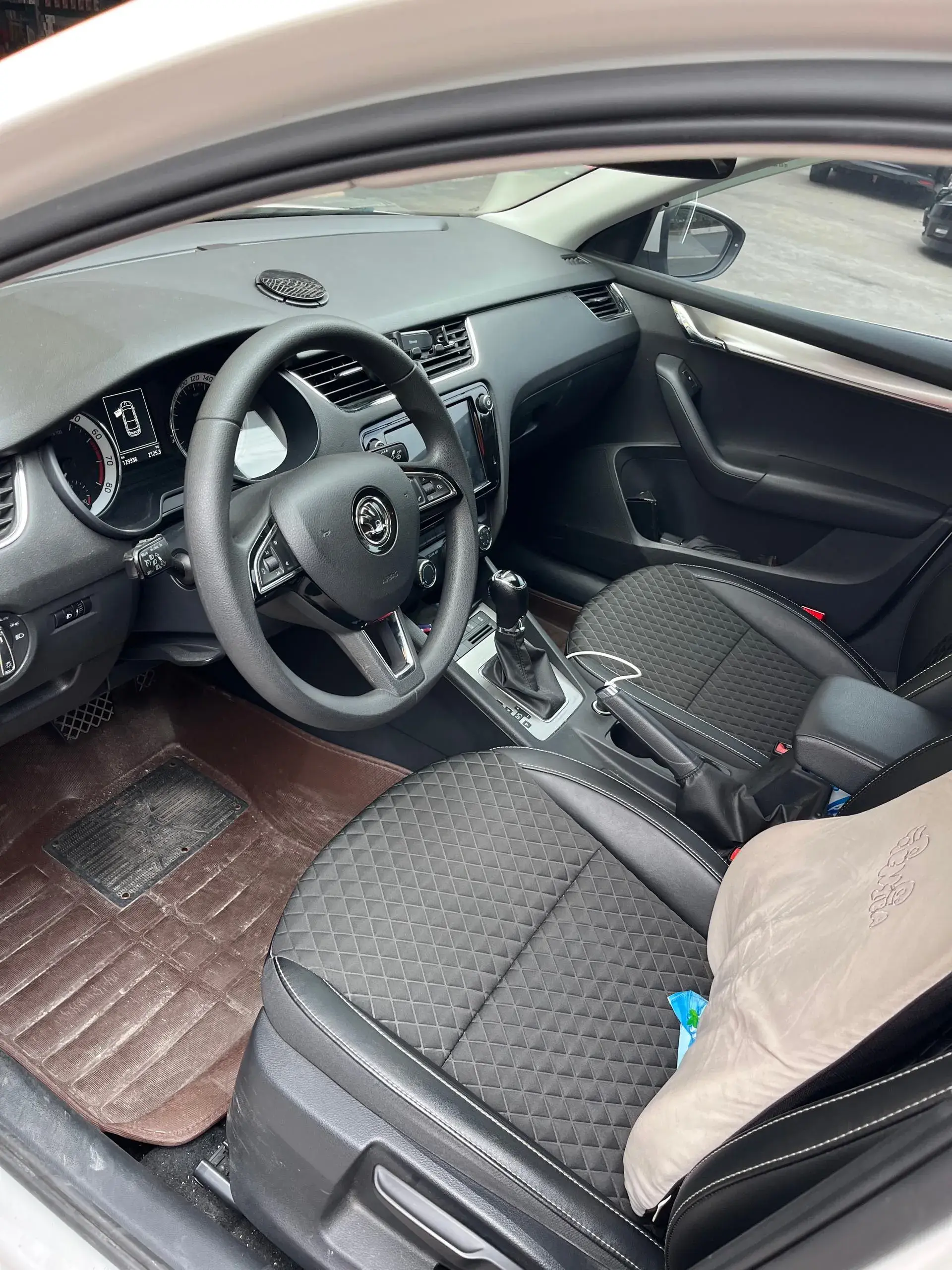 2019 SKODA OCTAVIA thumbnail 3