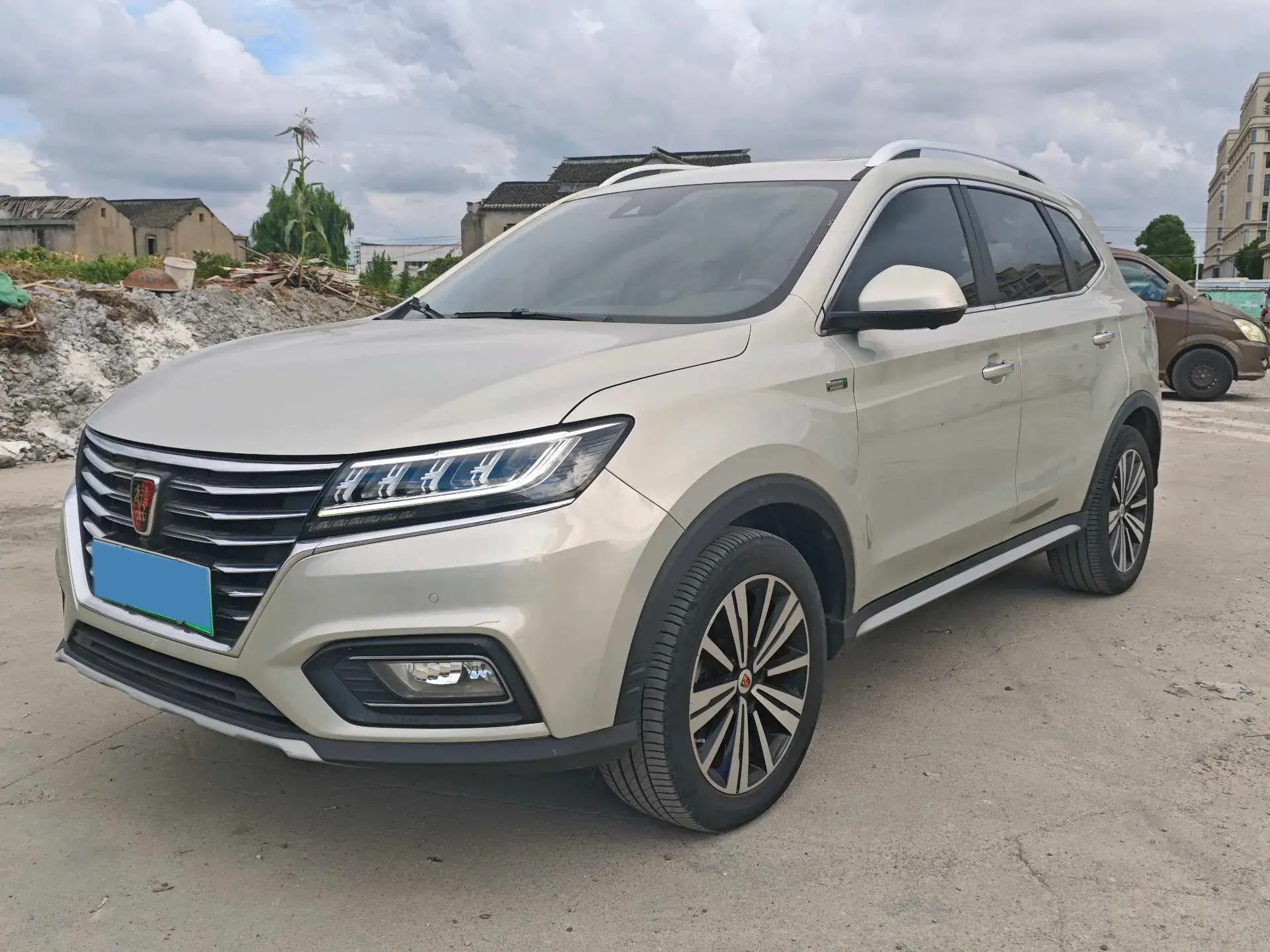 2017 ROEWE RX5 view 1