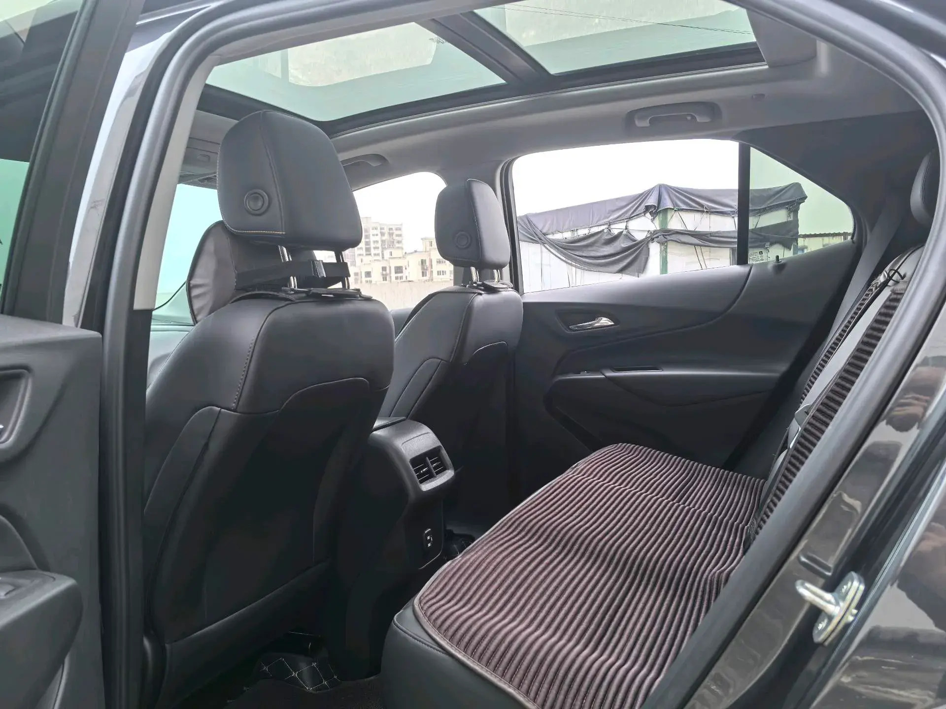 2022 CHEVROLET EQUINOX thumbnail 4