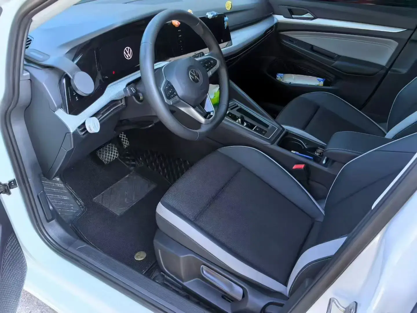 2021 VOLKSWAGEN GOLF thumbnail 2