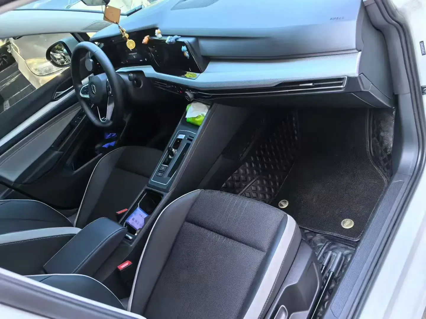 2021 VOLKSWAGEN GOLF thumbnail 3