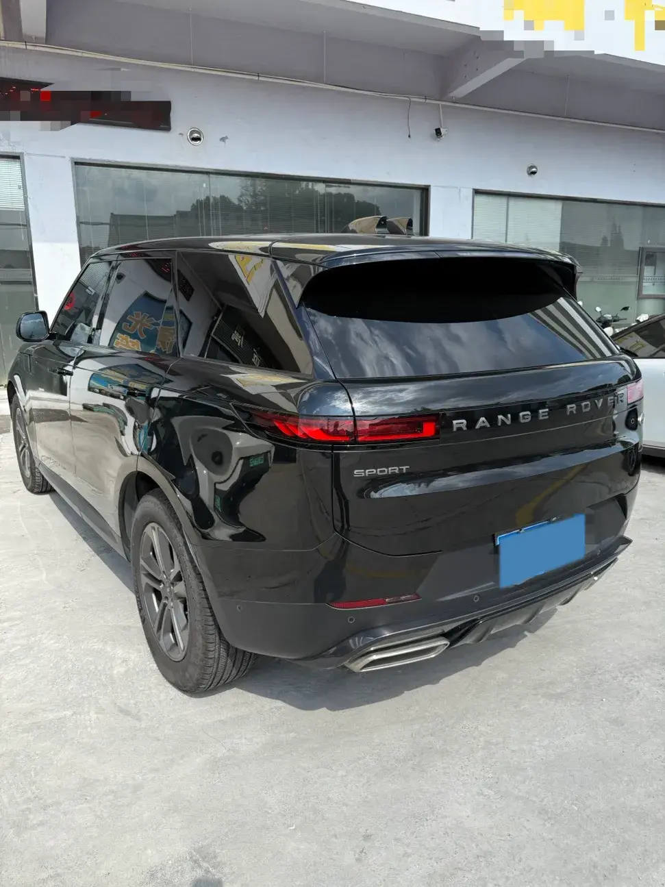 2023 LAND ROVER thumbnail 4