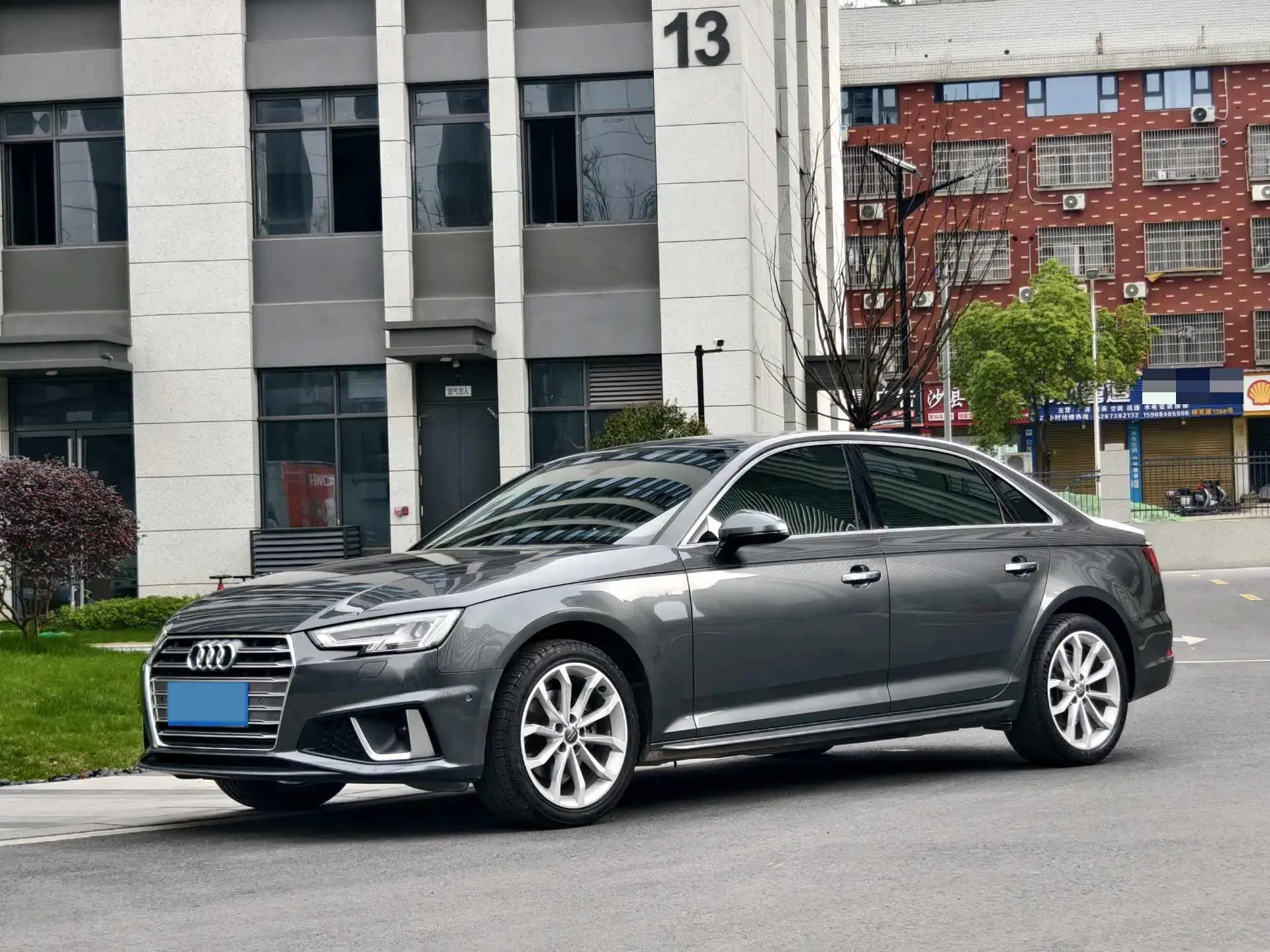 2019 AUDI A4L thumbnail 2