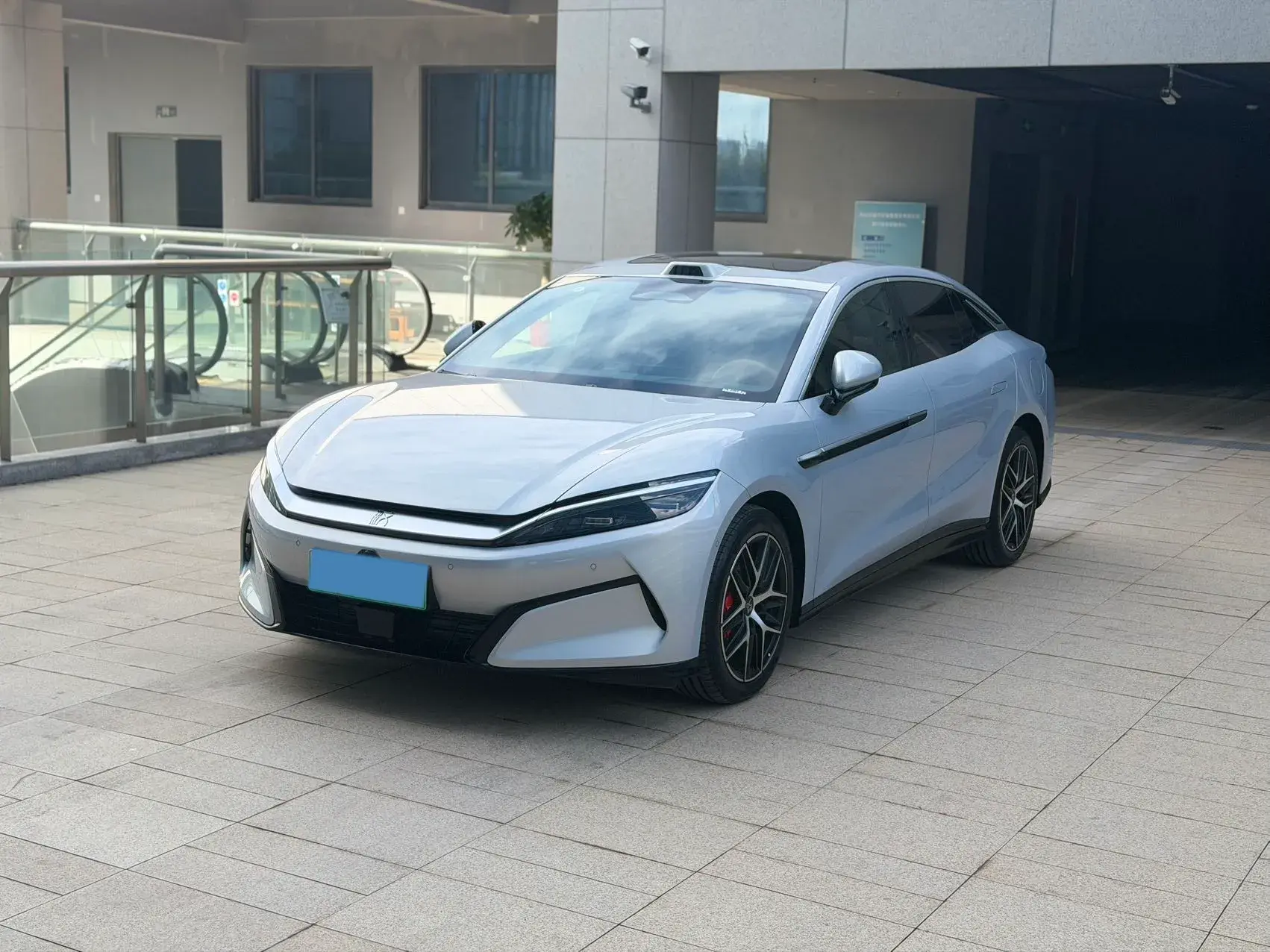 2025 BYD HANL view 1